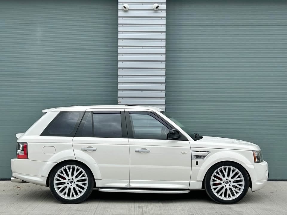 Used Land Rover Range Rover Sport 2010 for sale - 76287401: Photo 3