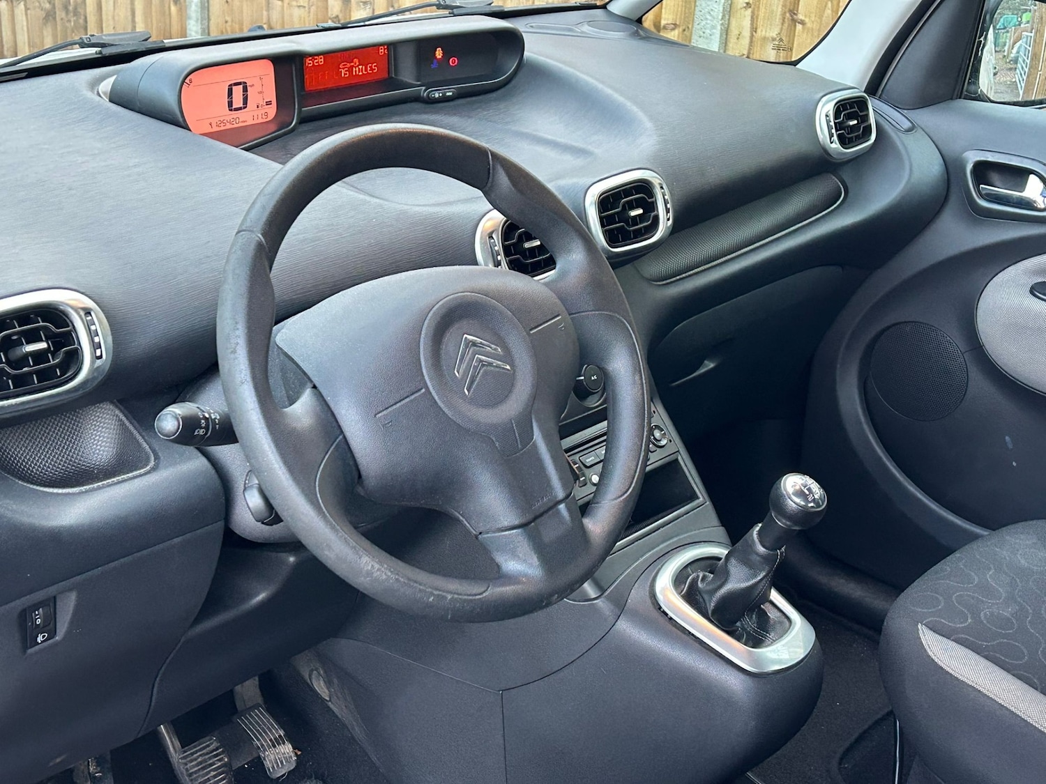 Used Citroen C3 Picasso 2010 for sale - 76941930: Photo 14