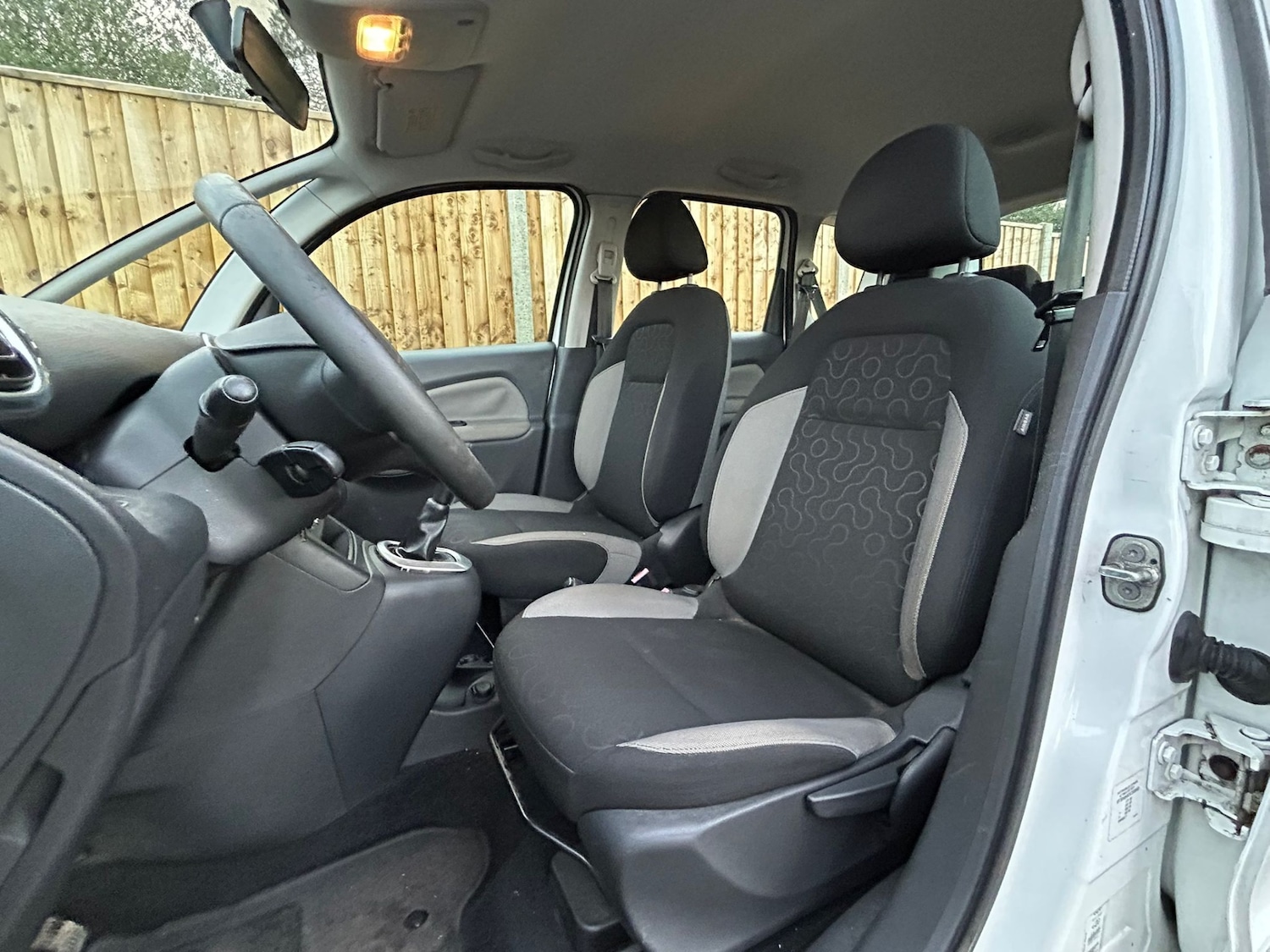 Used Citroen C3 Picasso 2010 for sale - 76941930: Photo 19