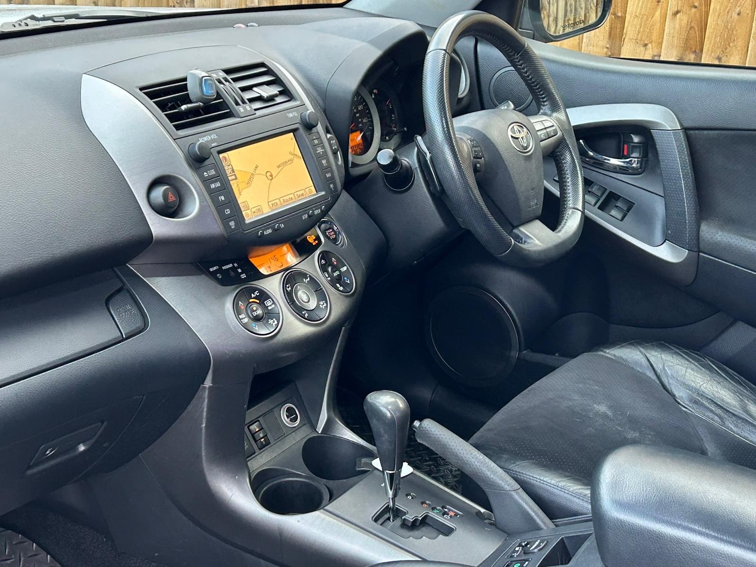 Used Toyota RAV4 2010 for sale - 76941917: Photo 16