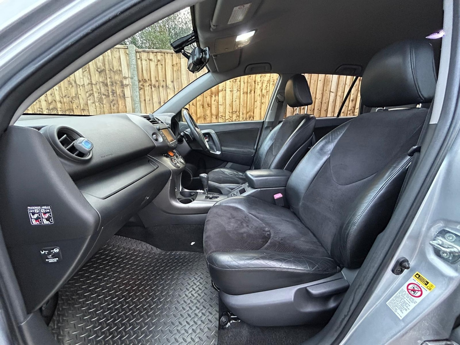 Used Toyota RAV4 2010 for sale - 76941917: Photo 17