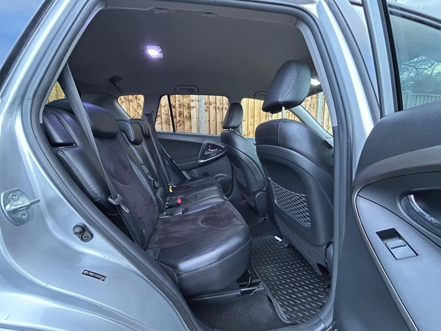 Used Toyota RAV4 2010 for sale - 76941917: Photo 20