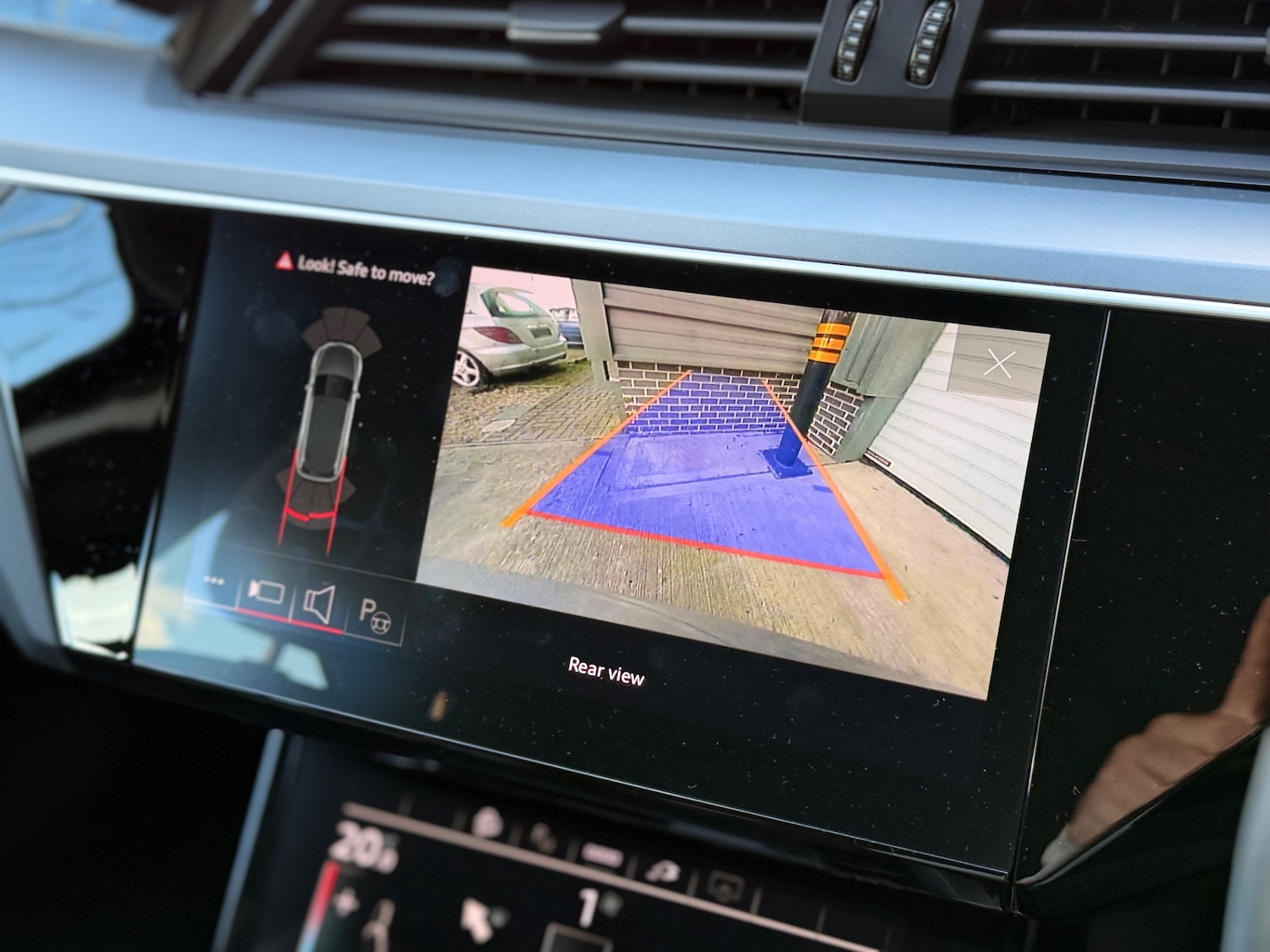 Used Audi e-tron 2021 for sale - 77983587: Photo 10