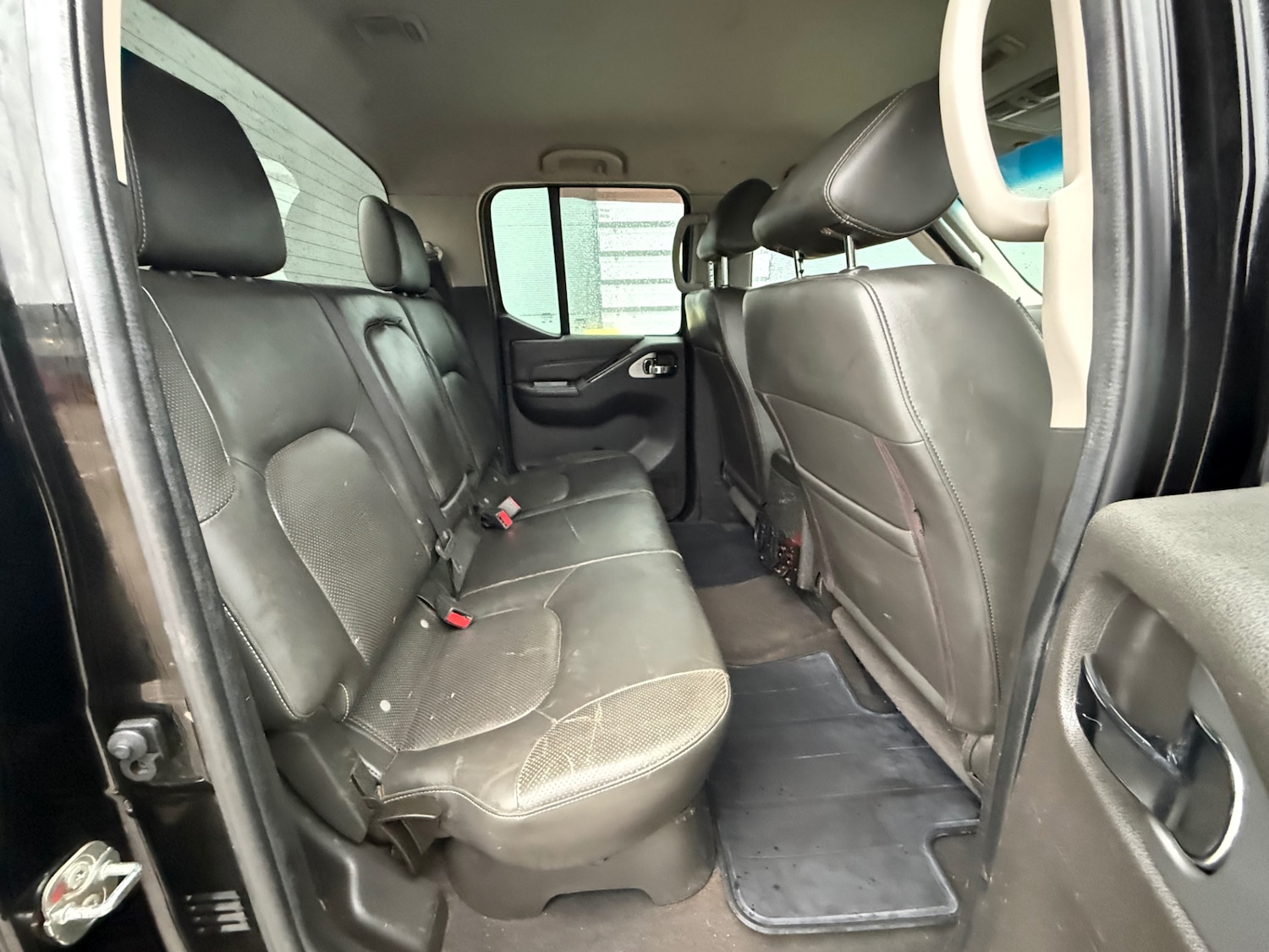 Used Nissan Navara 2012 for sale - 77282369: Photo 9