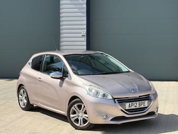 Used Peugeot 208 2012 for sale - 79475207: Photo