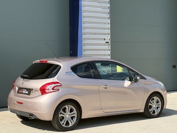 Used Peugeot 208 2012 for sale - 79475207: Photo
