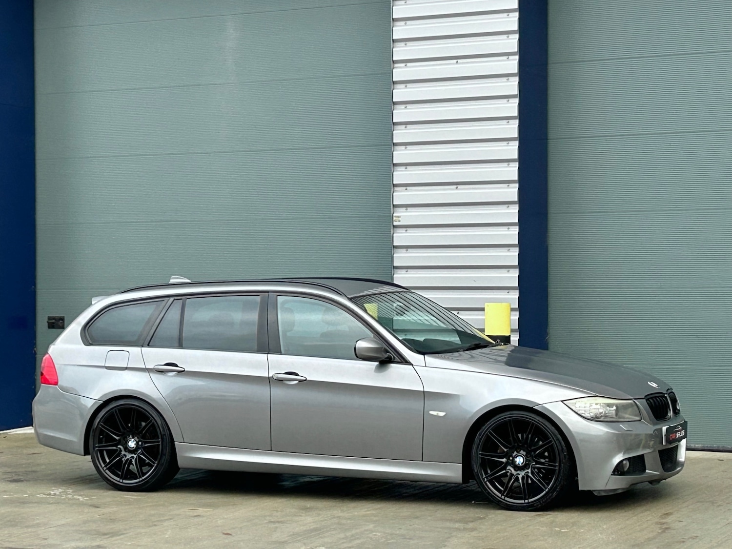 Used BMW 3 Series 2010 for sale - 76430461: Photo 2