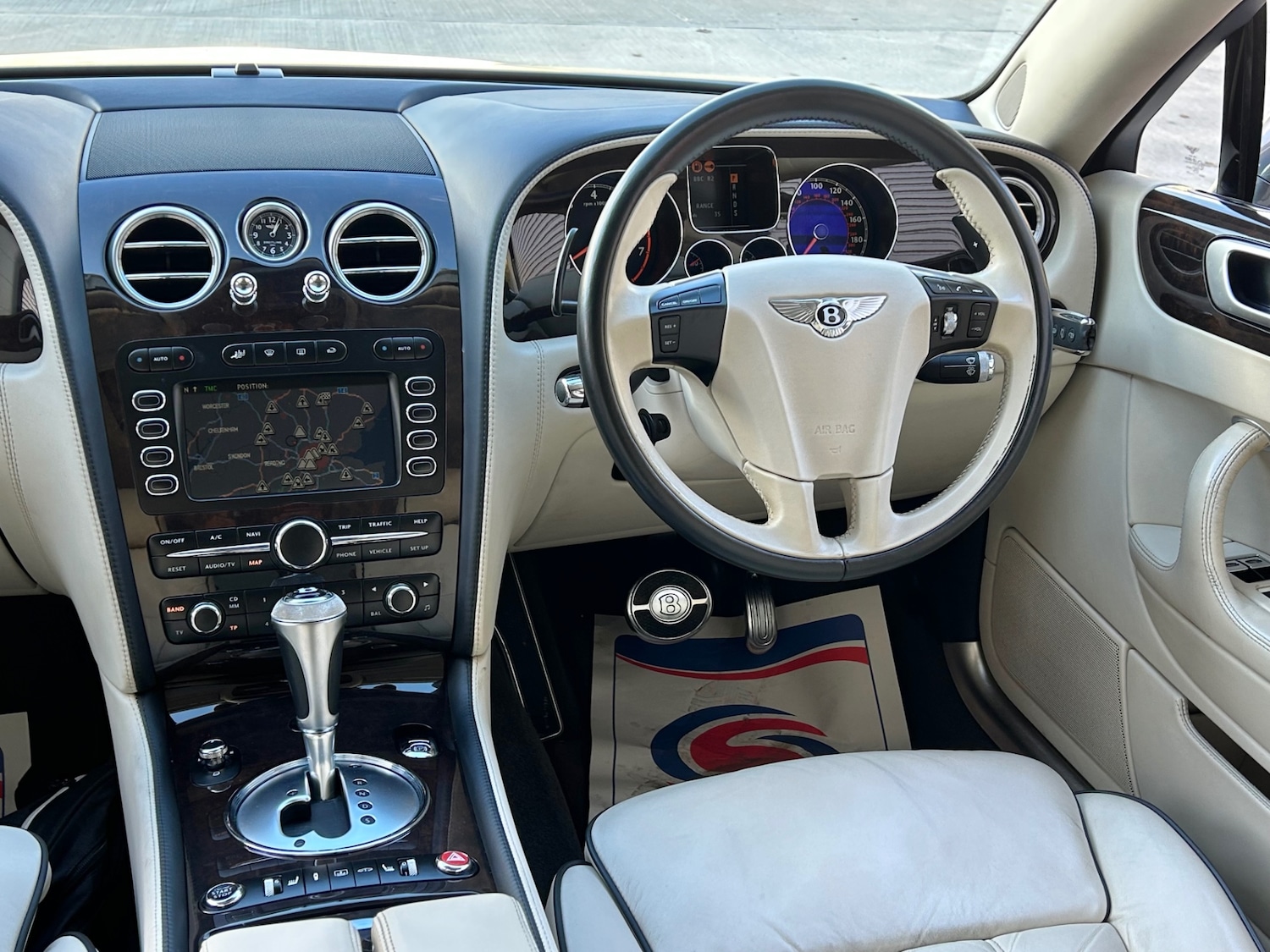 Used Bentley Continental 2010 for sale - 76437311: Photo 19