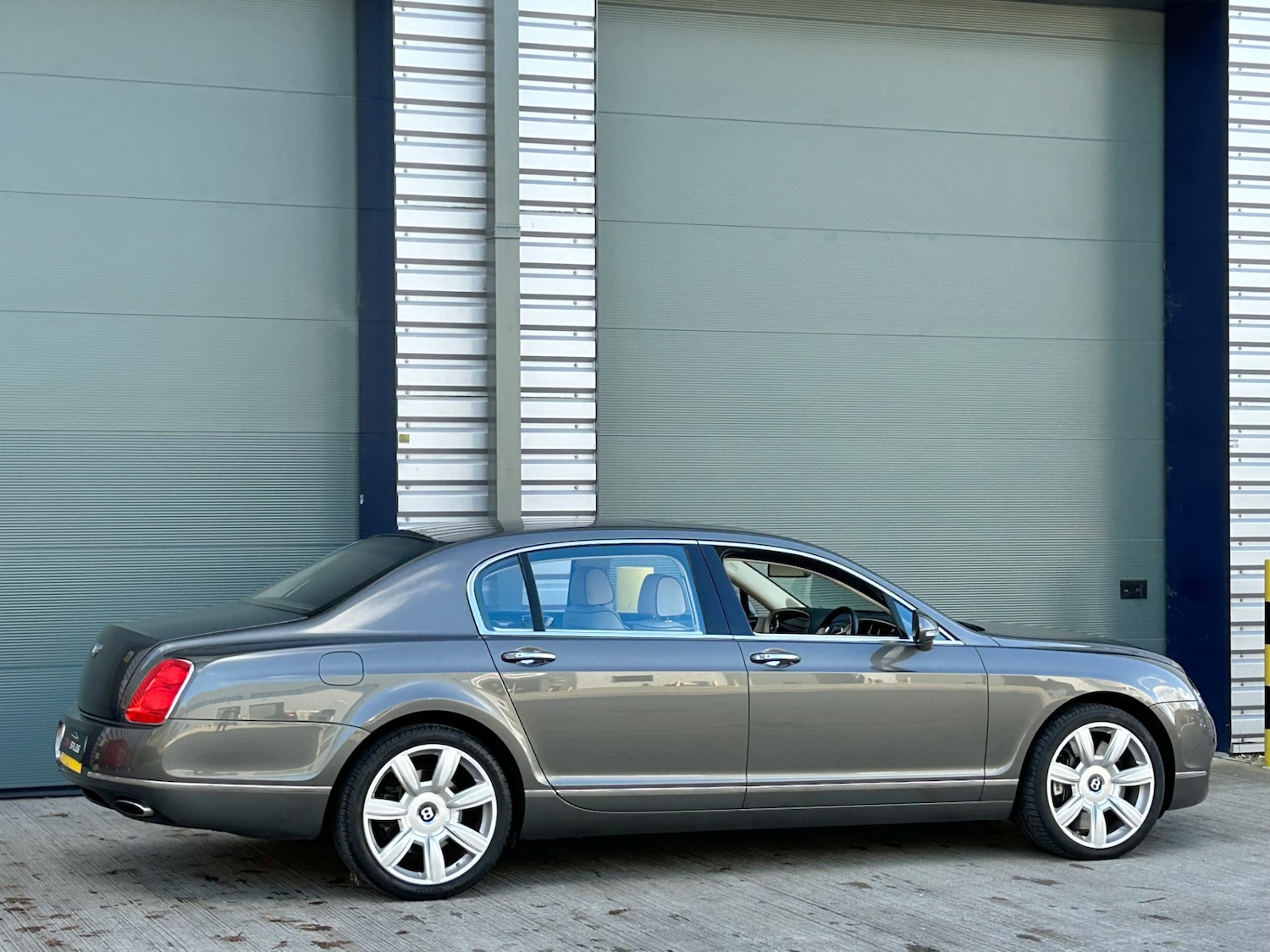 Used Bentley Continental 2010 for sale - 76437311: Photo 4