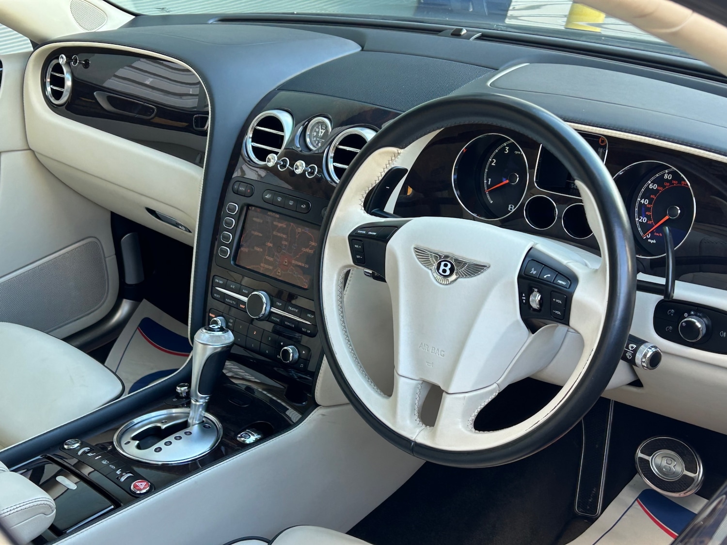 Used Bentley Continental 2010 for sale - 76437311: Photo 7