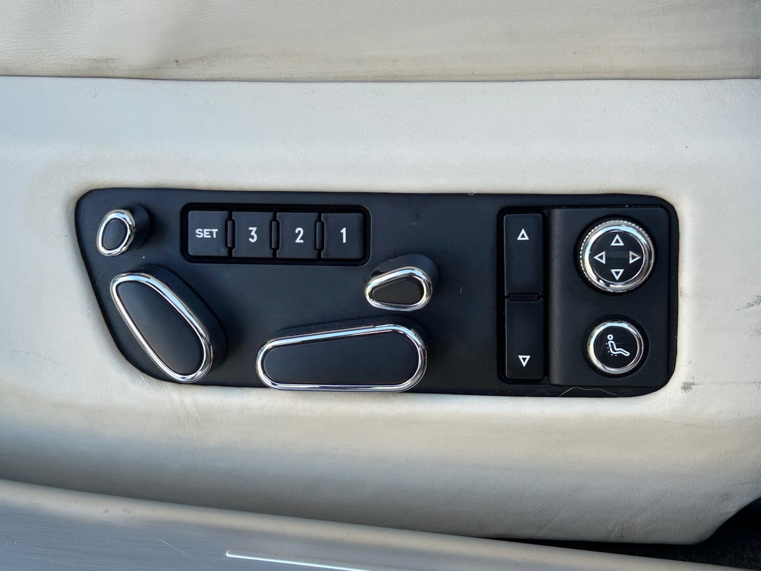 Used Bentley Continental 2010 for sale - 76437311: Photo 9