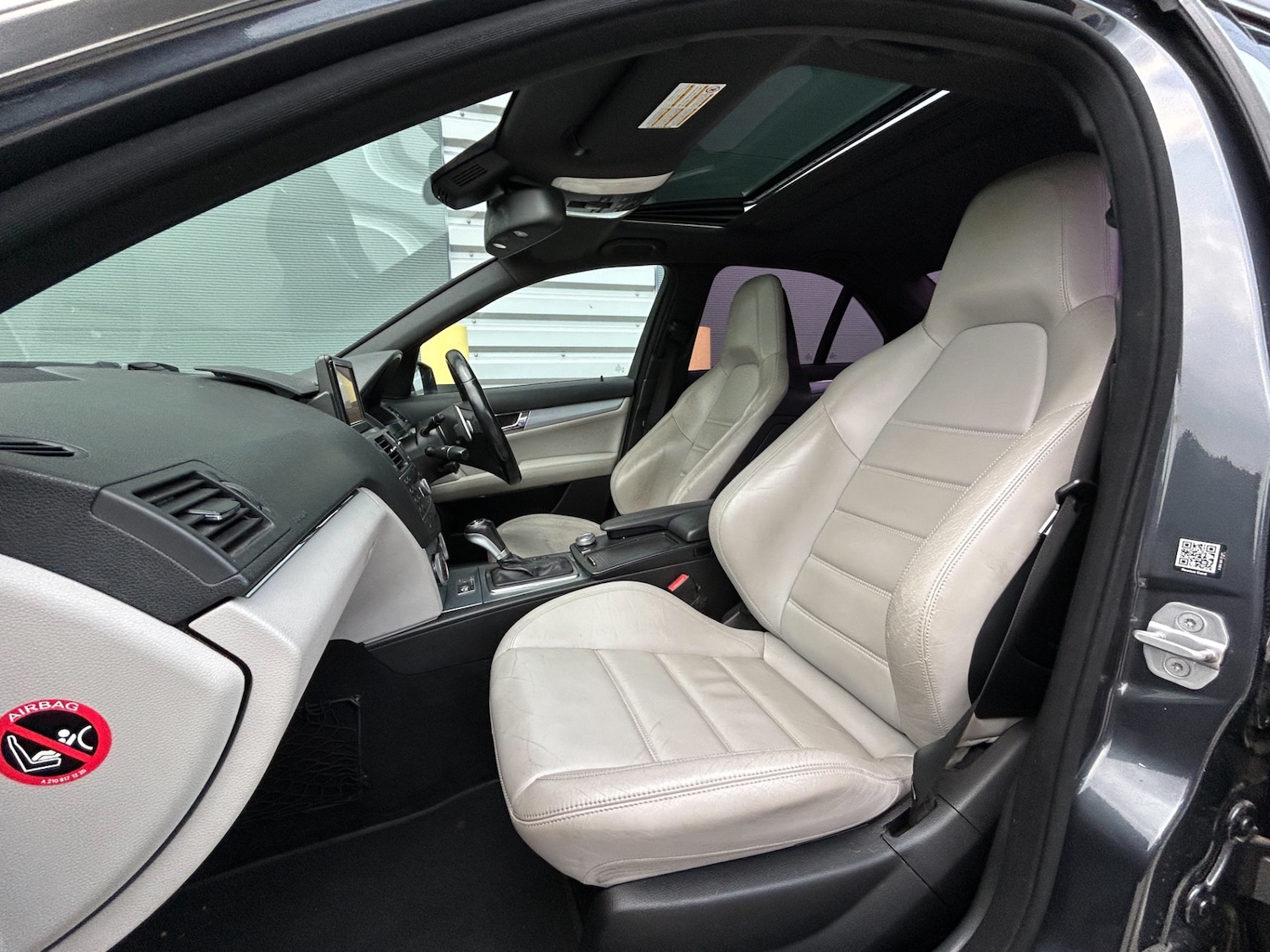 Used Mercedes-Benz C Class 2011 for sale - 76946093: Photo 15