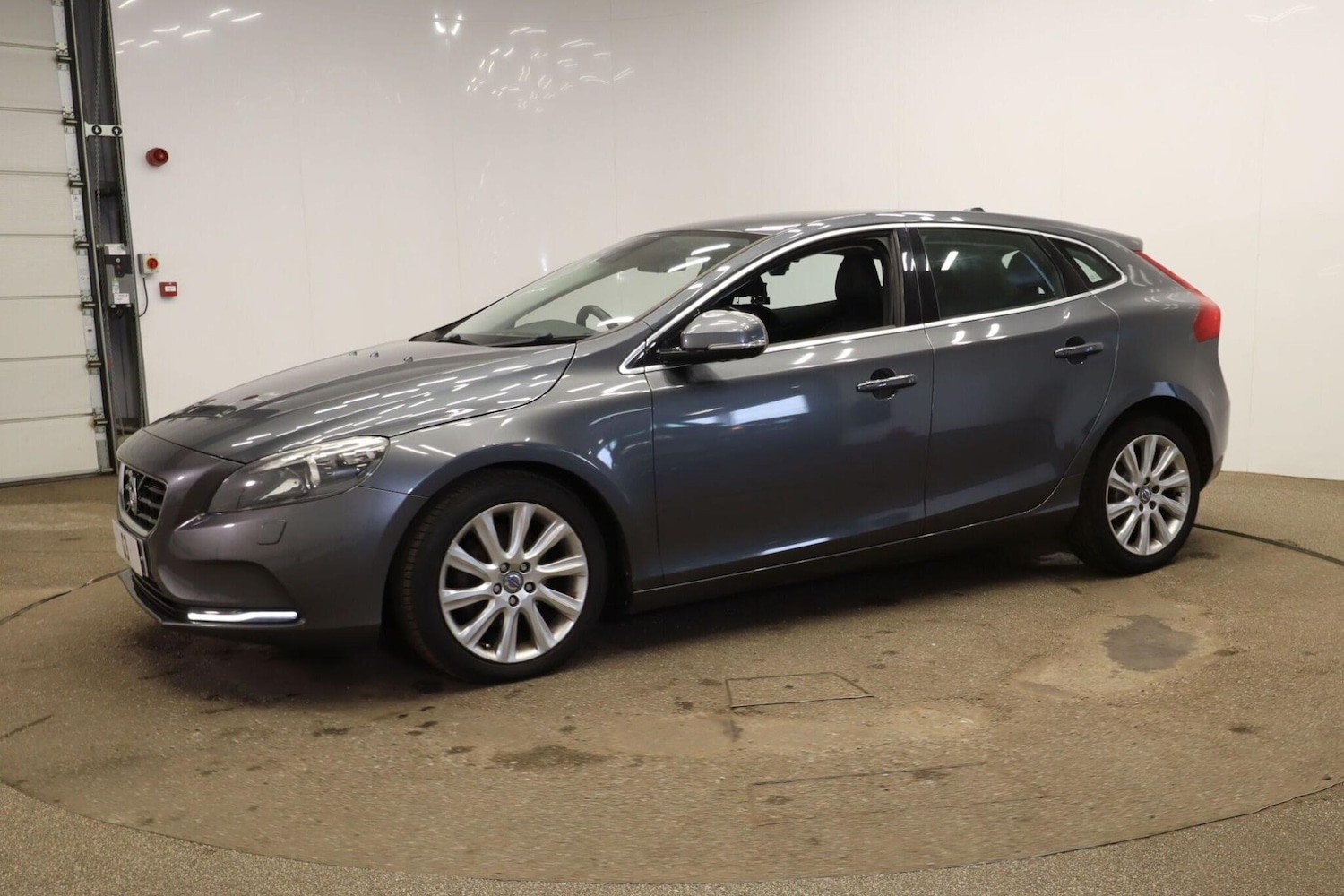 Used Volvo V40 2013 for sale - 76151461: Photo 3