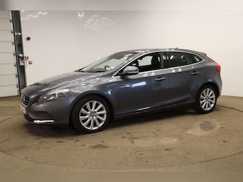 Used Volvo V40 2013 for sale - 76151461: Photo
