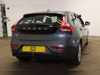 Used Volvo V40 2013 for sale - 76151461: Photo