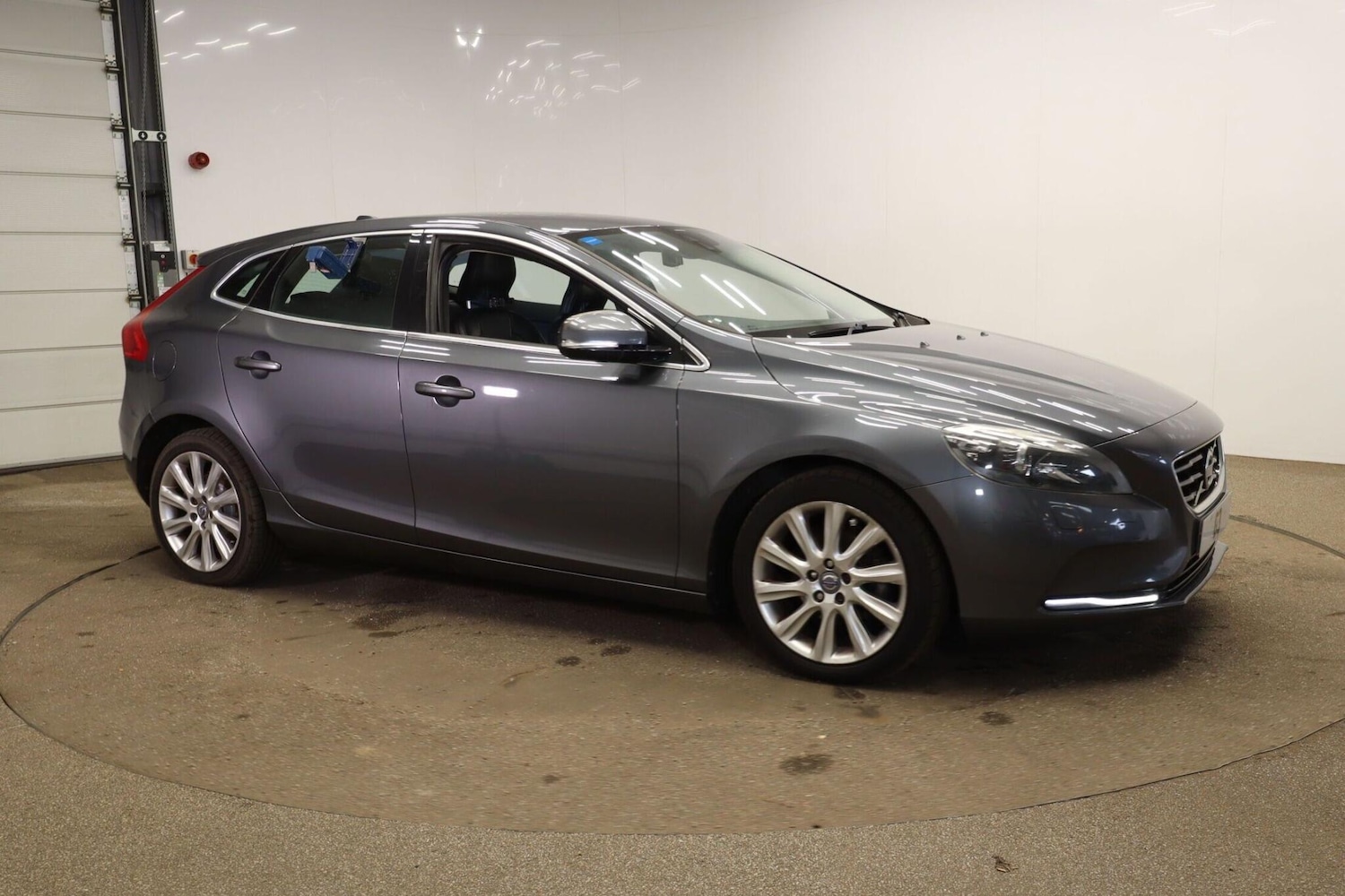 Used Volvo V40 2013 for sale - 76151461: Photo 9