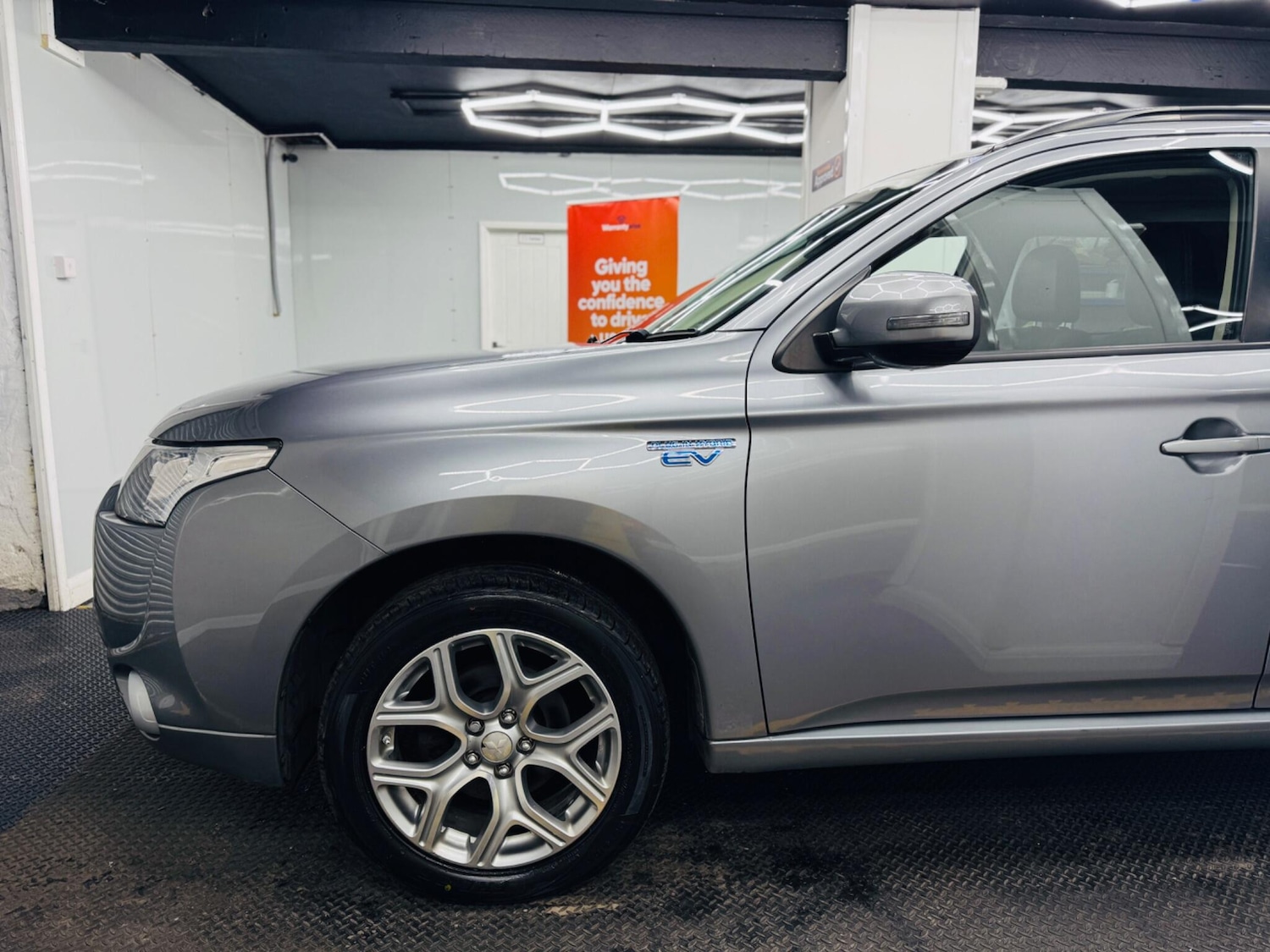 Used Mitsubishi Outlander for sale - 76728802: Photo 32