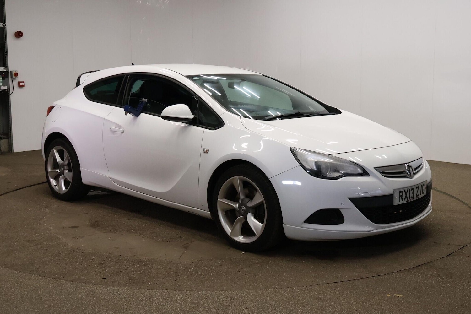 Used Vauxhall Astra GTC 2013 for sale - 77074857: Photo 1
