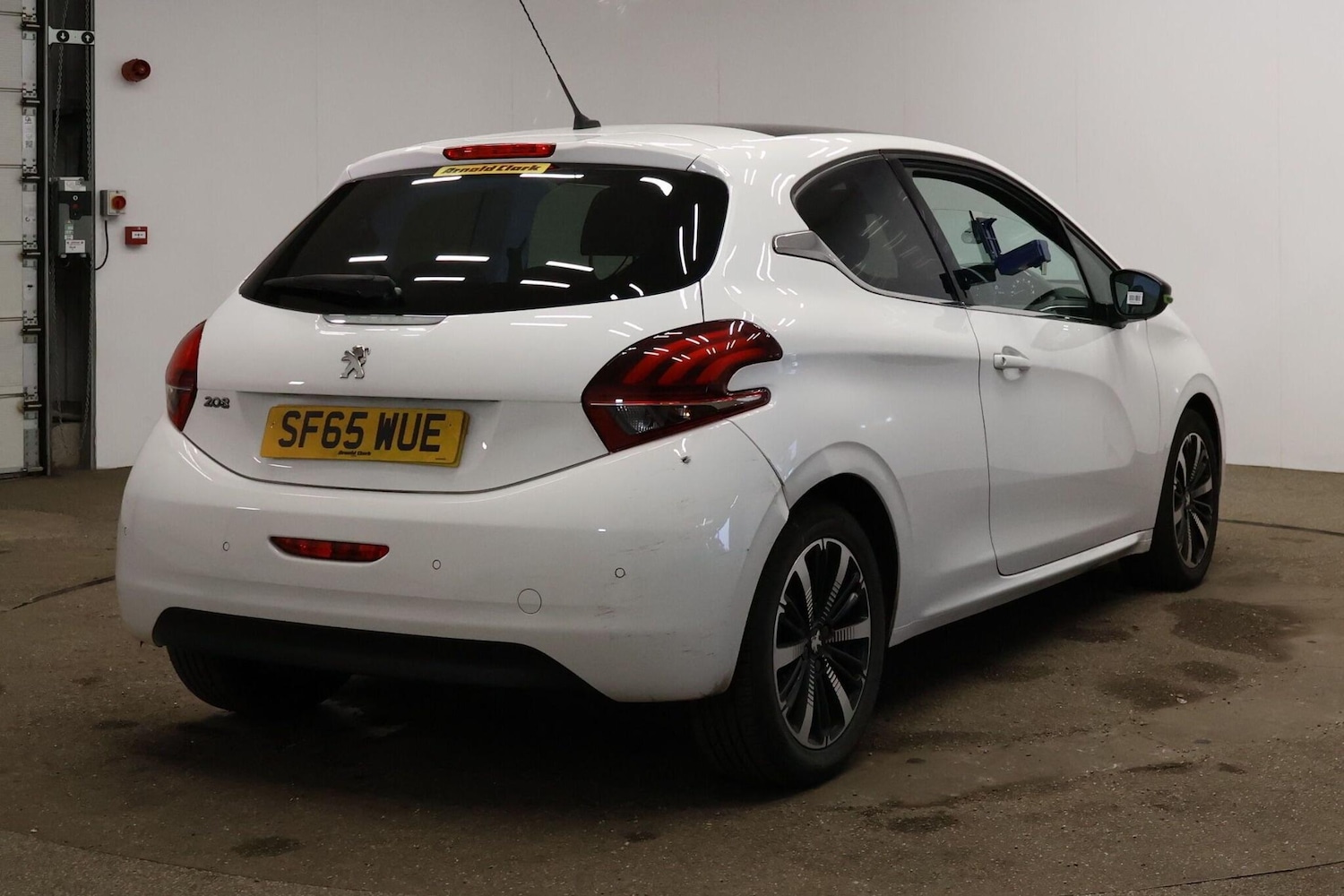 Used Peugeot 208 2015 for sale - 76408439: Photo 4