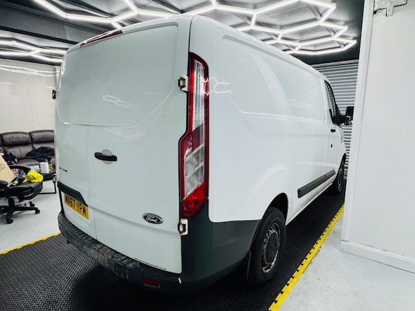 Used Ford Transit Custom 2017 for sale - 75166199: Photo 10