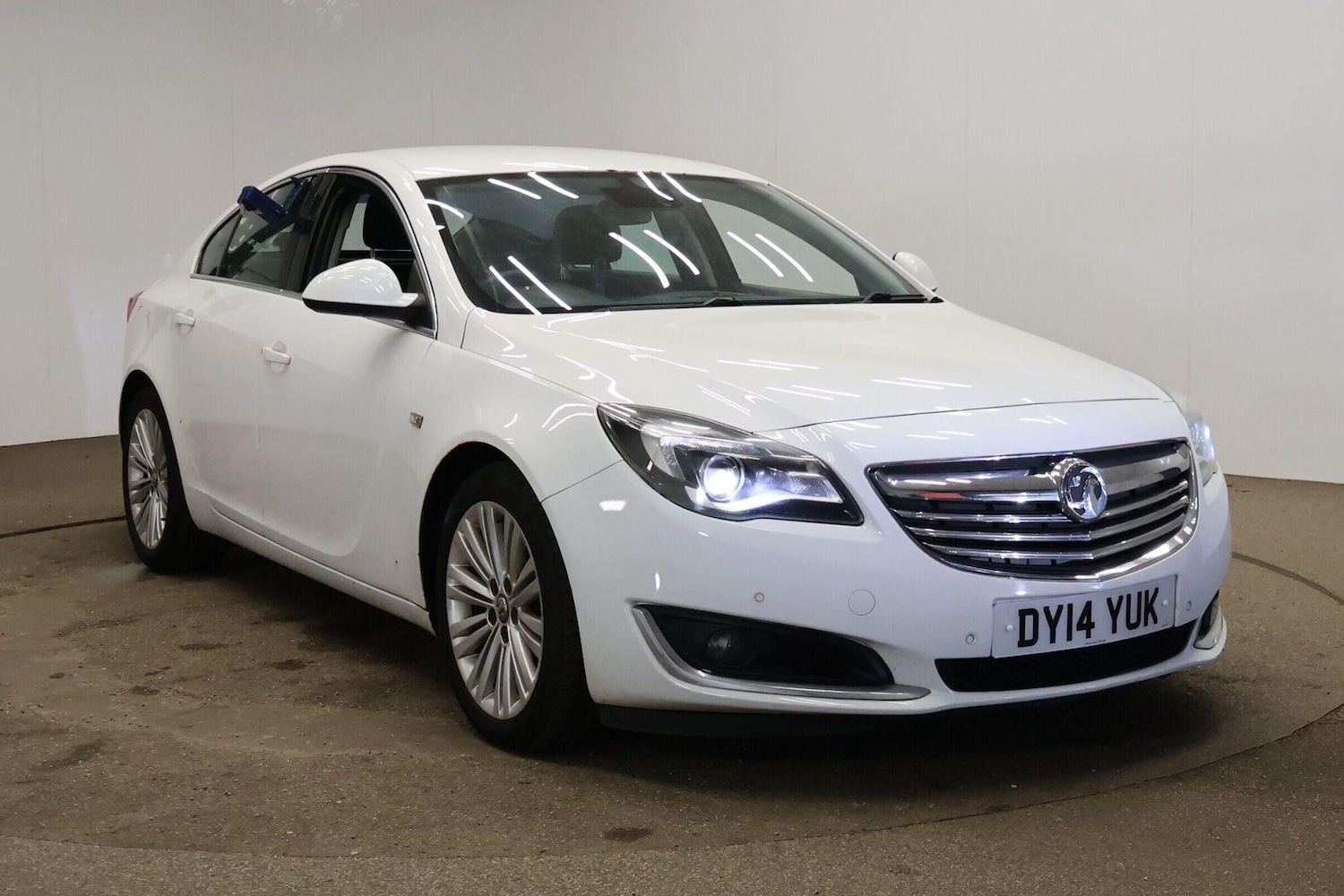 Used Vauxhall Insignia 2014 for sale - 76424323: Photo 1