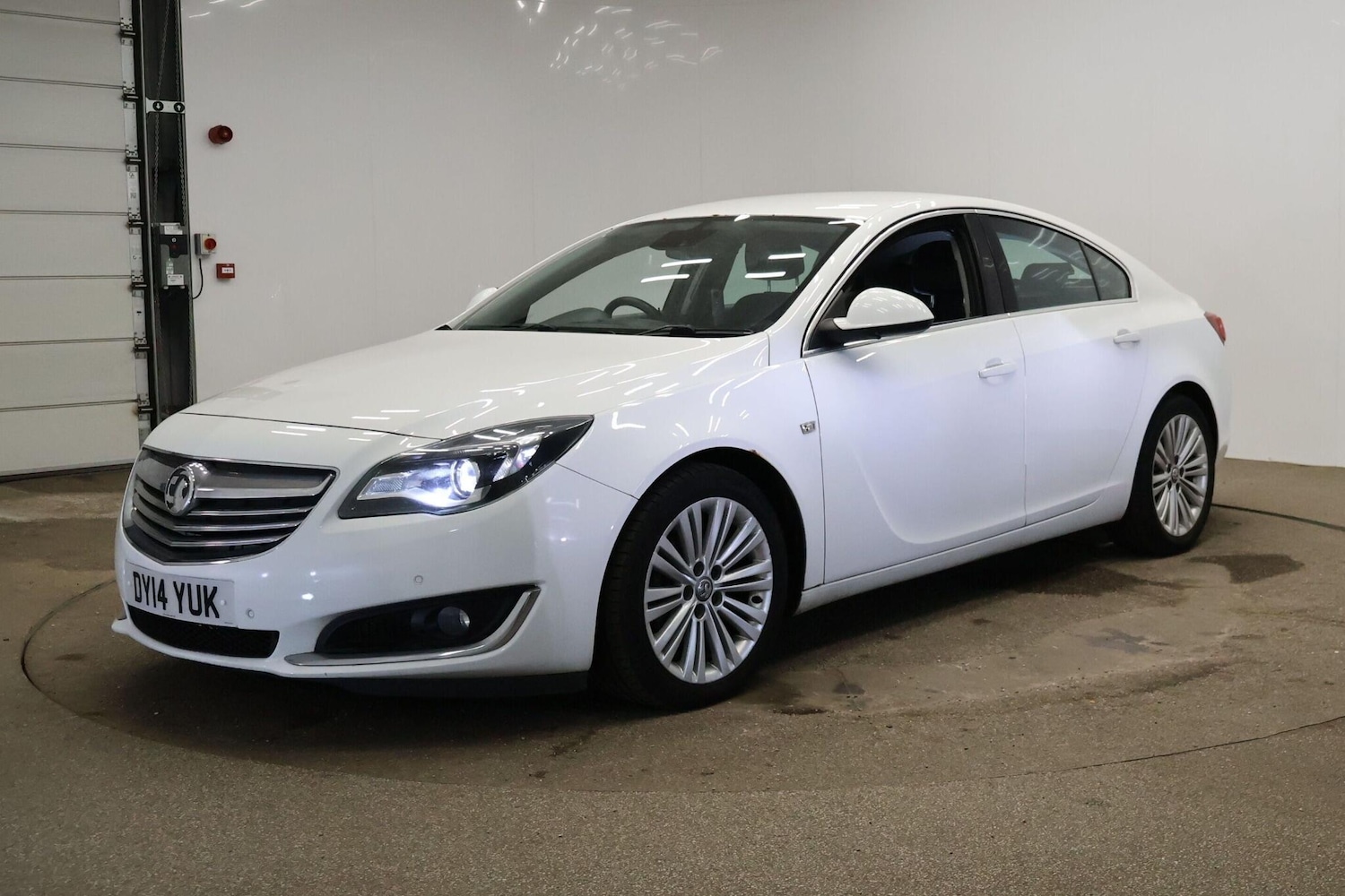 Used Vauxhall Insignia 2014 for sale - 76424323: Photo 2