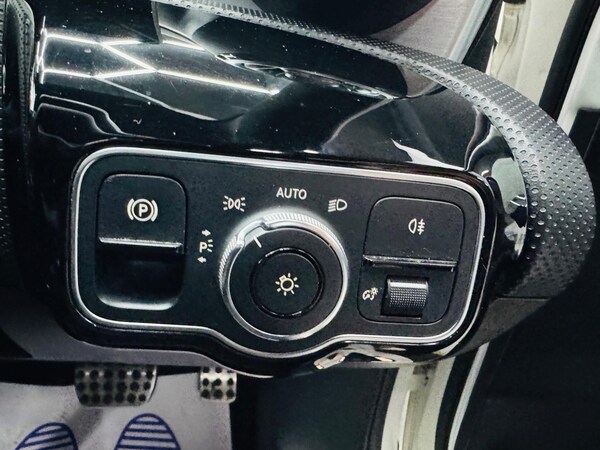 Used Mercedes-Benz A-Class 2018 for sale - 75634499: Photo 32