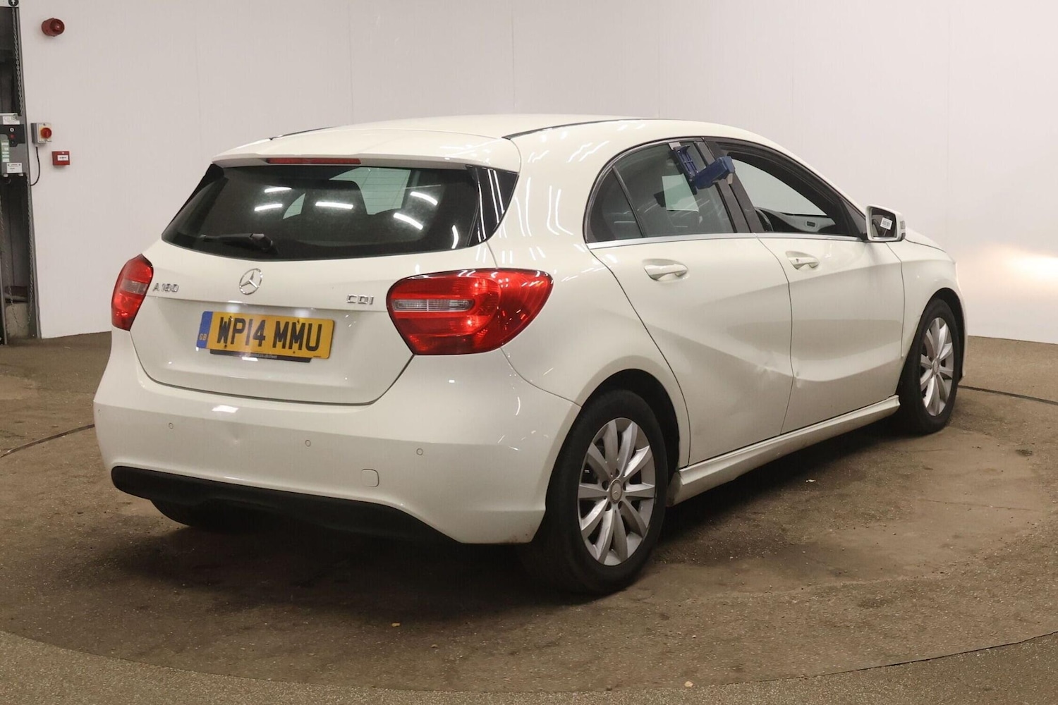 Used Mercedes-Benz A-Class 2014 for sale - 77074421: Photo 5