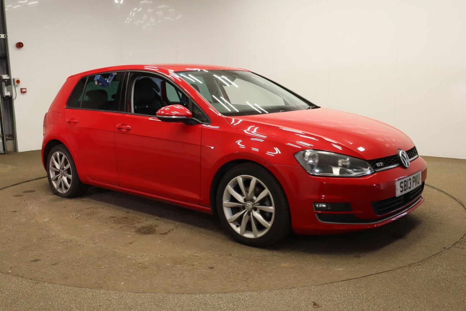 Used Volkswagen Golf 2013 for sale - 76151591: Photo 1