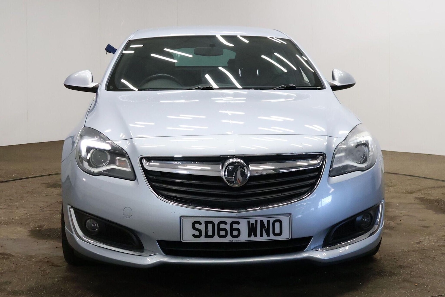 Used Vauxhall Insignia 2016 for sale - 76360325: Photo 2