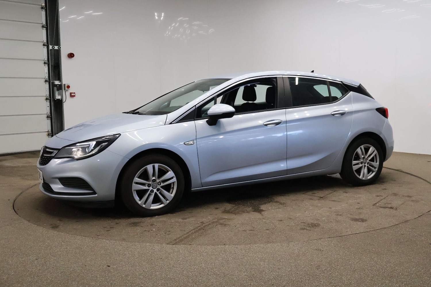 Used Vauxhall Astra 2017 for sale - 76424650: Photo 5