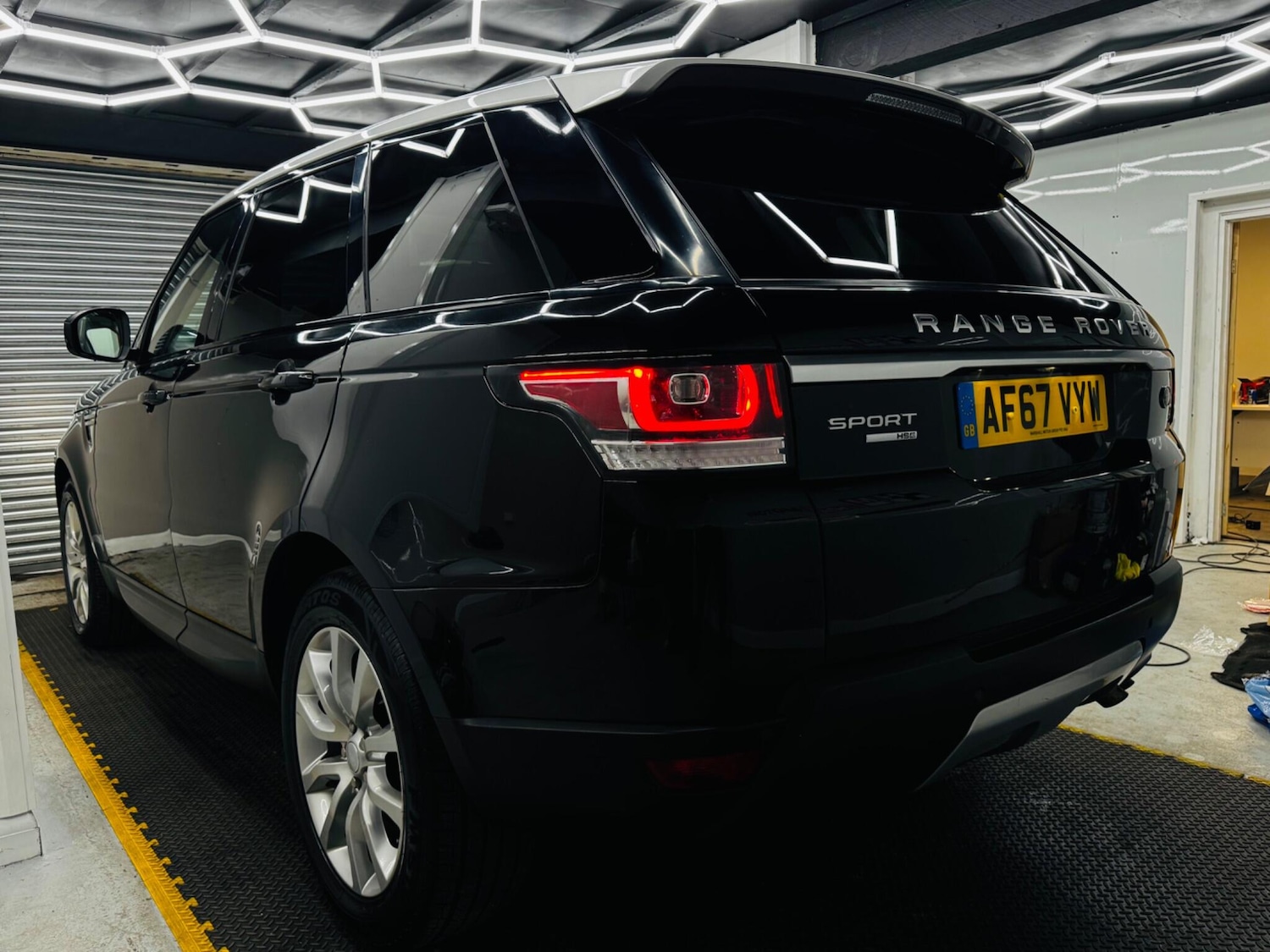 Used Land Rover Range Rover Sport 2017 for sale - 76990217: Photo 11