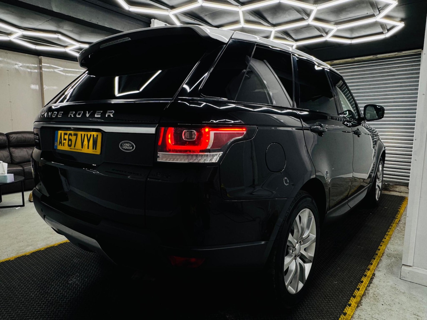 Used Land Rover Range Rover Sport 2017 for sale - 76990217: Photo 17