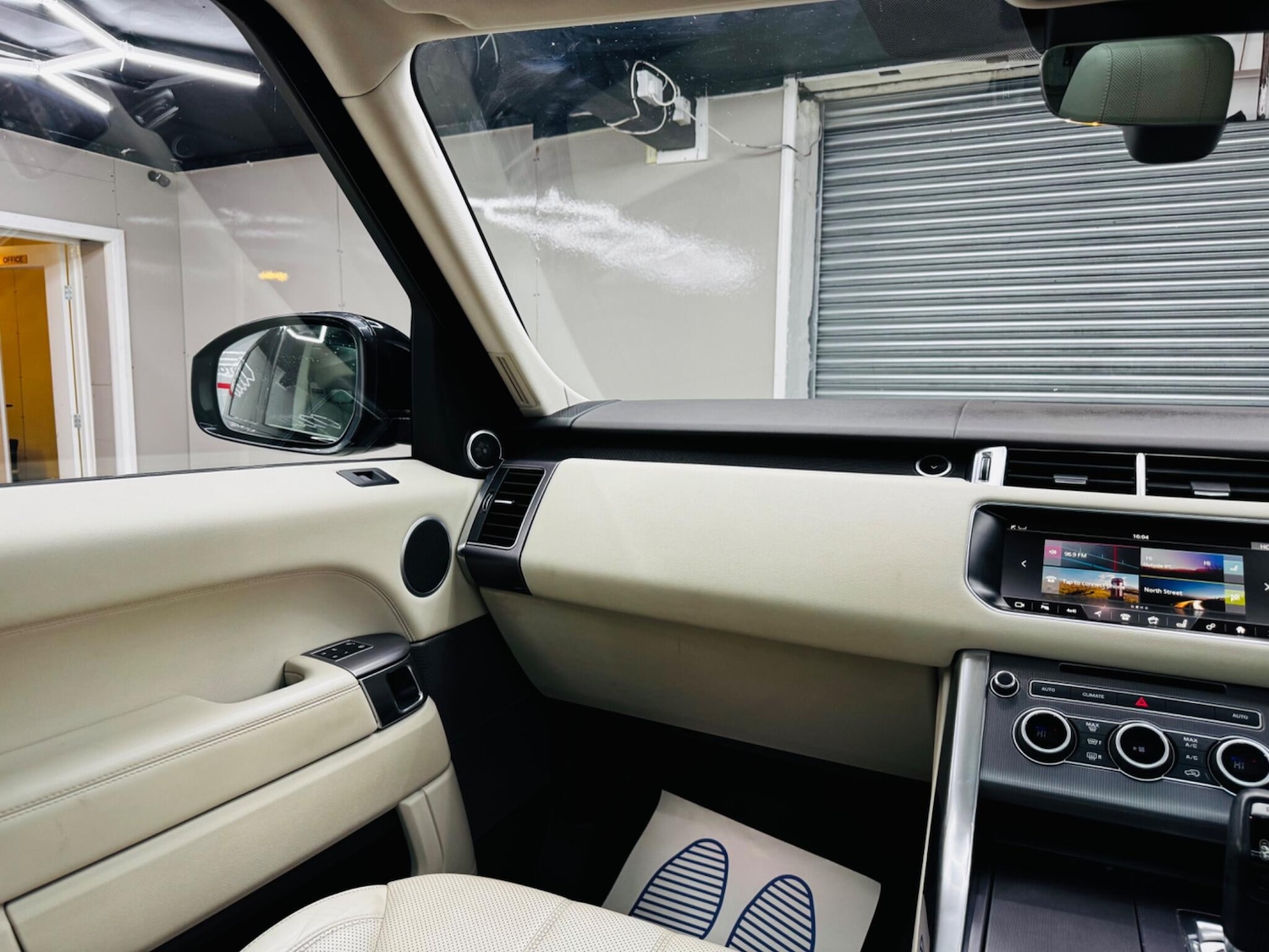 Used Land Rover Range Rover Sport 2017 for sale - 76990217: Photo 20