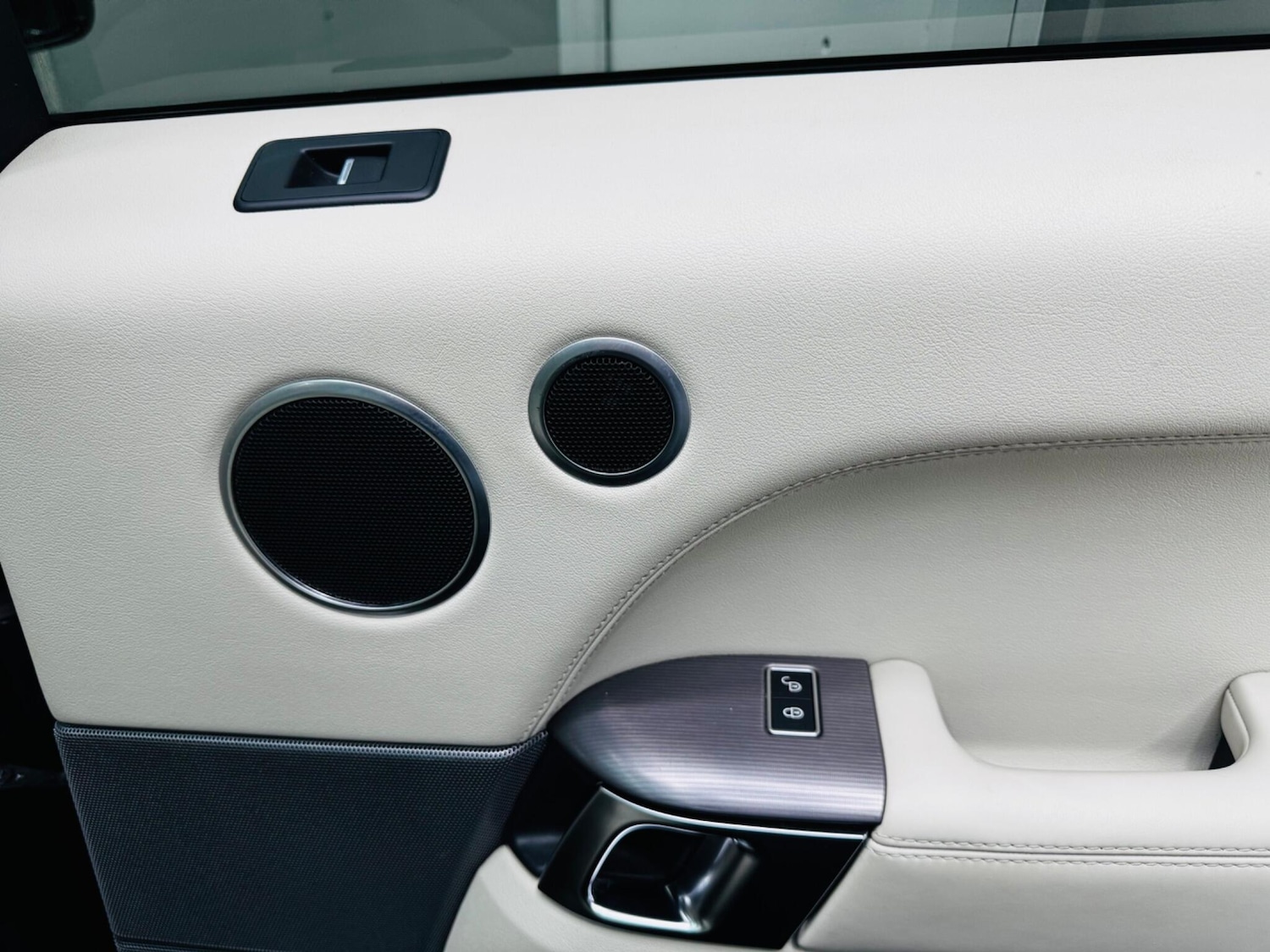 Used Land Rover Range Rover Sport 2017 for sale - 76990217: Photo 32