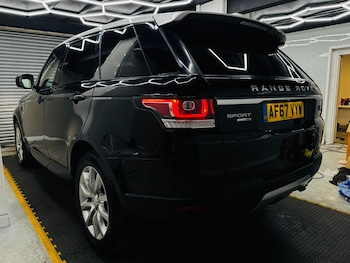 Used Land Rover Range Rover Sport 2017 for sale - 76990217: Photo