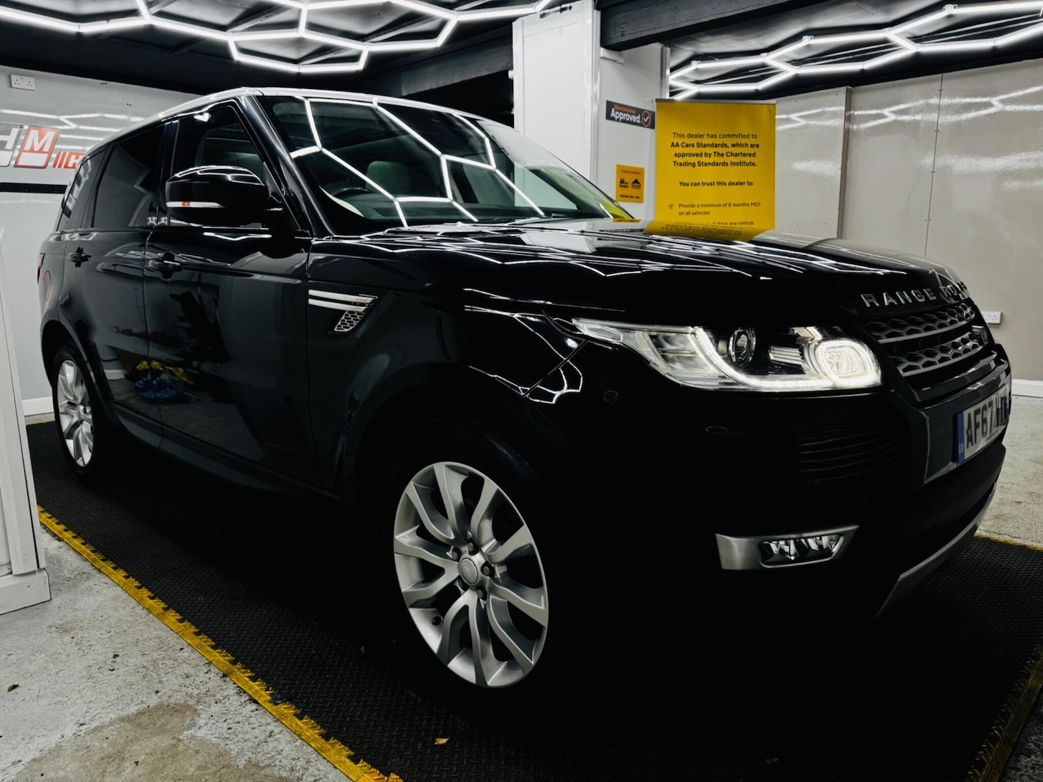 Used Land Rover Range Rover Sport 2017 for sale - 76990217: Photo 5