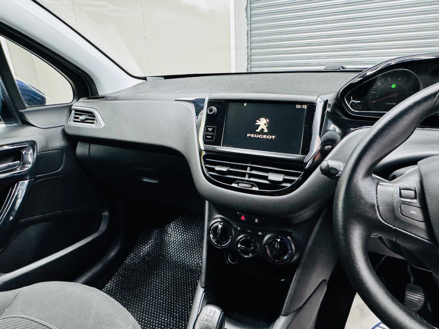 Used Peugeot 208 2014 for sale - 76398866: Photo 30