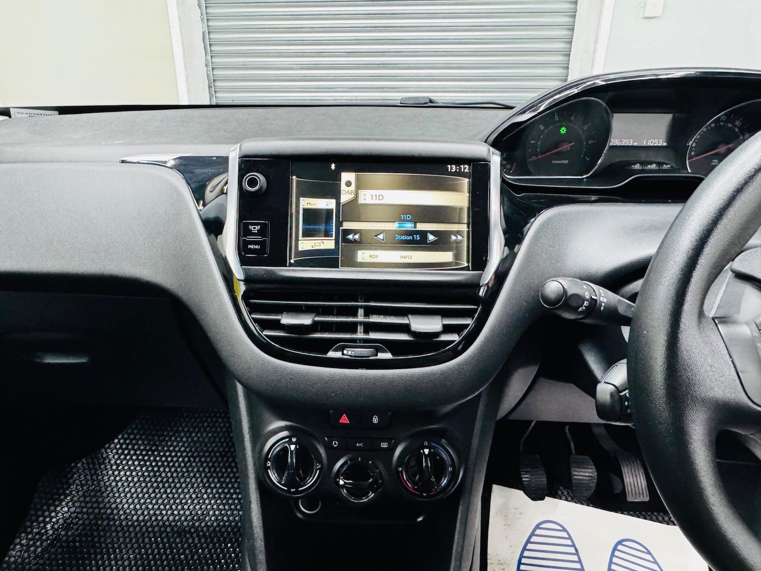 Used Peugeot 208 2014 for sale - 76398866: Photo 31