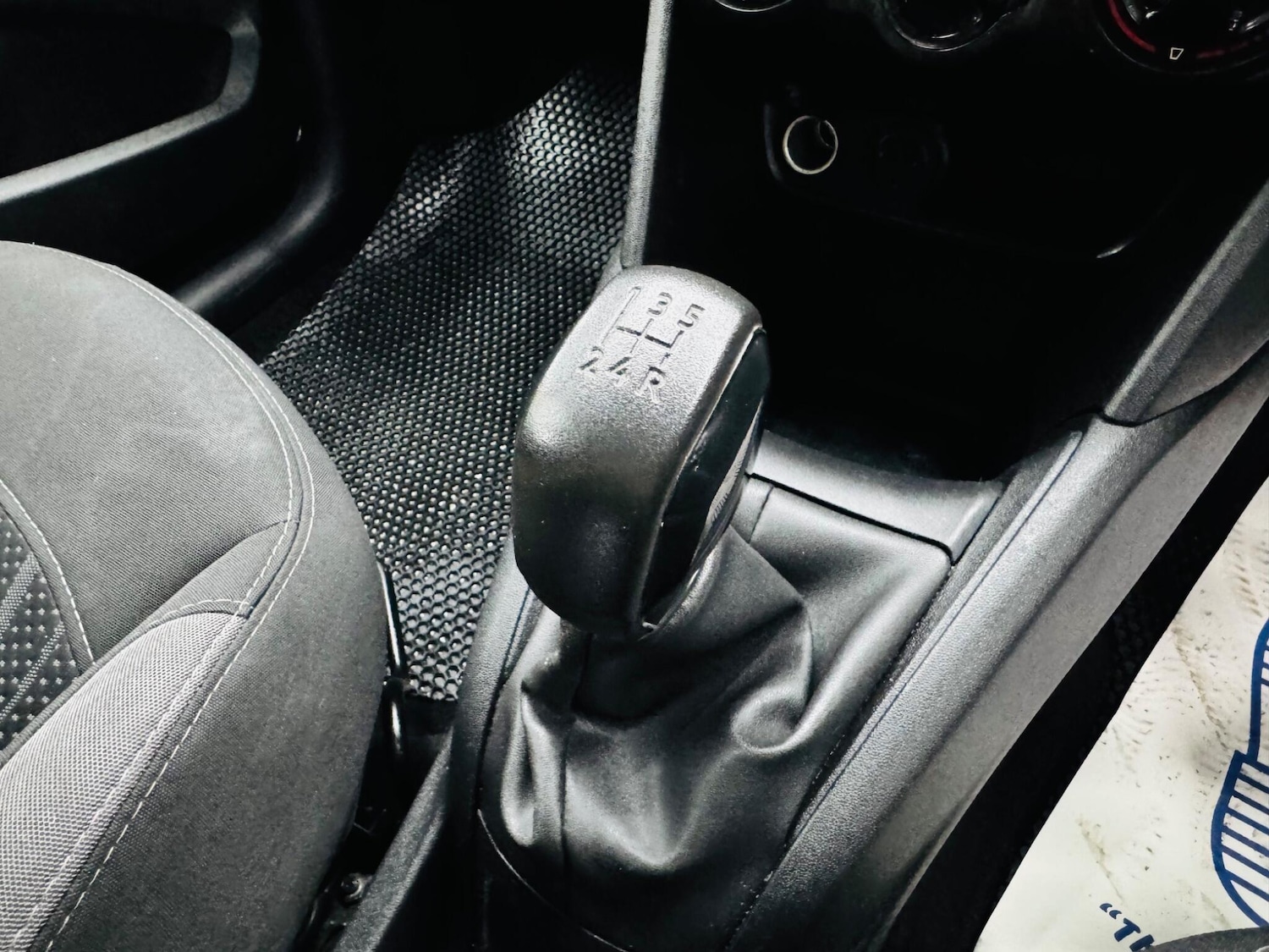 Used Peugeot 208 2014 for sale - 76398866: Photo 38