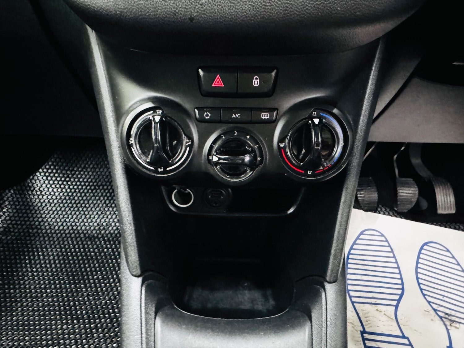 Used Peugeot 208 2014 for sale - 76398866: Photo 40