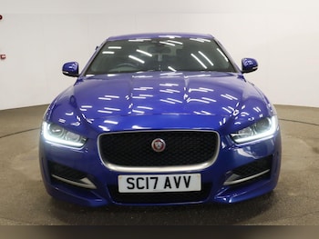 Used Jaguar XE 2017 for sale - 76296019: Photo 2