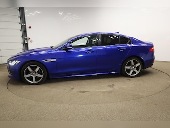 Used Jaguar XE 2017 for sale - 76296019: Photo 4
