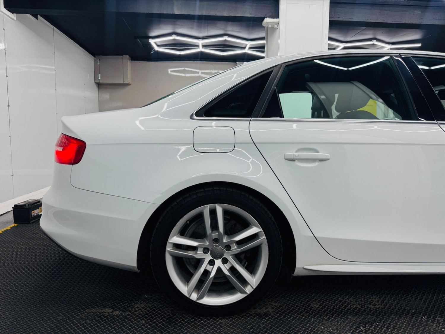 Used Audi A4 2014 for sale - 76573194: Photo 37