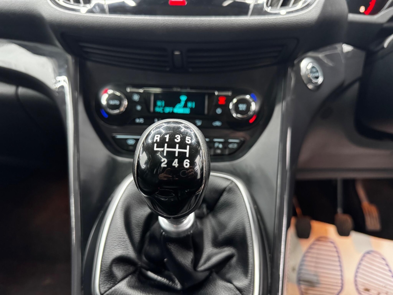 Used Ford Kuga 2013 for sale - 76371261: Photo 37