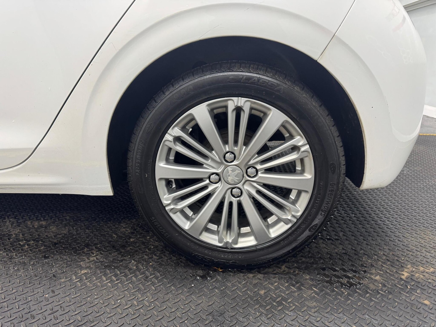 Used Peugeot 208 2018 for sale - 76422629: Photo 38