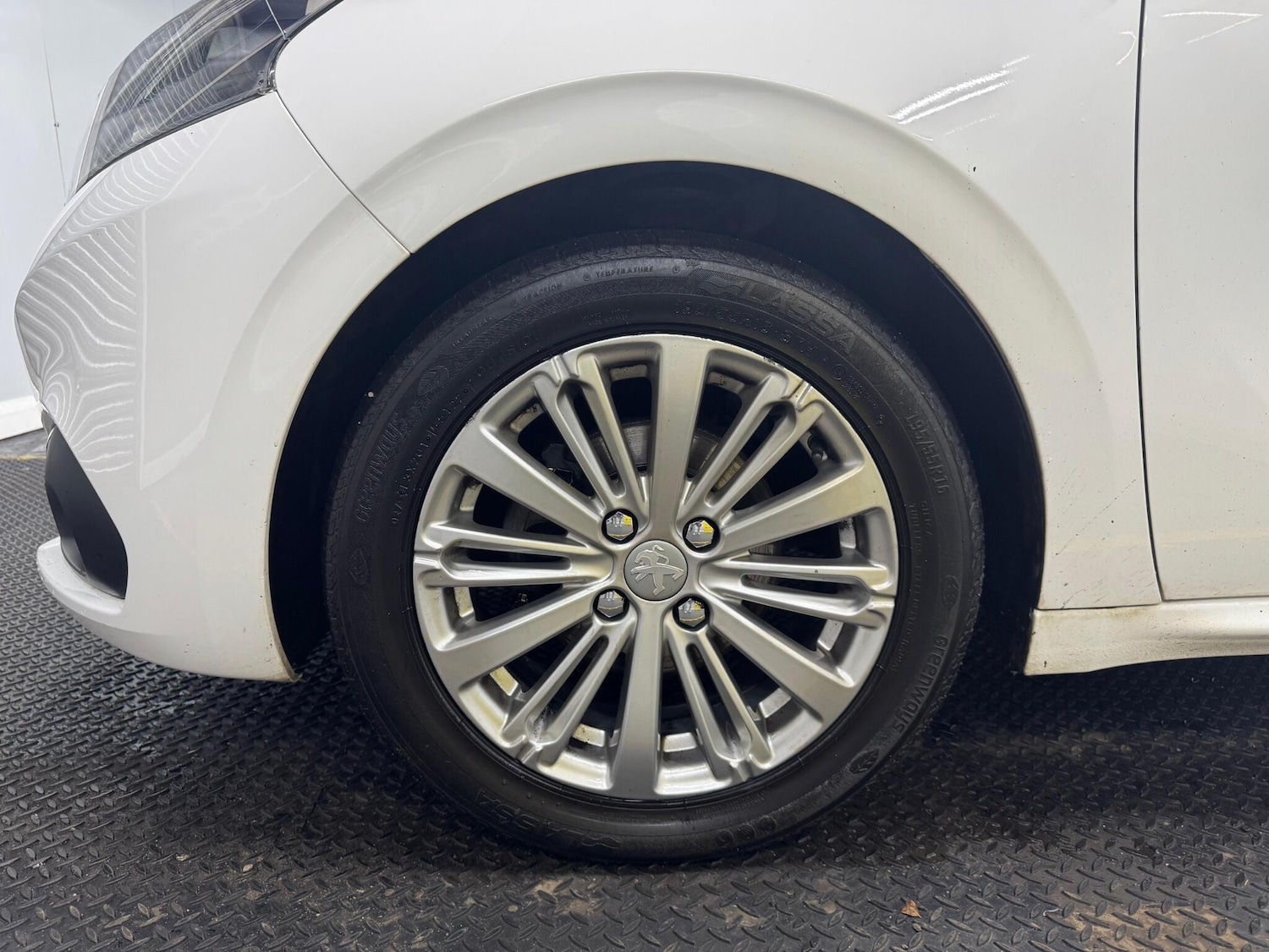 Used Peugeot 208 2018 for sale - 76422629: Photo 41