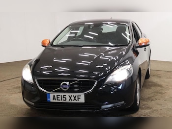 Used Volvo V40 2015 for sale - 76952235: Photo