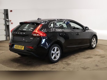 Used Volvo V40 2015 for sale - 76952235: Photo
