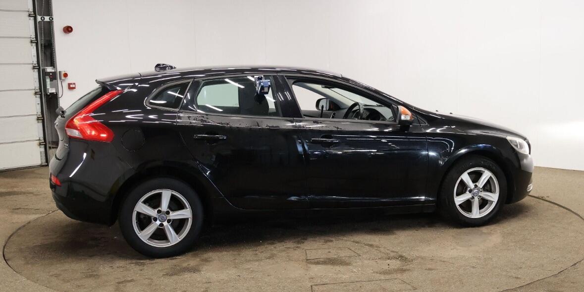 Used Volvo V40 2015 for sale - 76952235: Photo 6